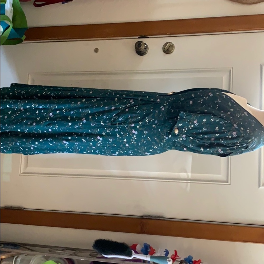 Dress - Picture 2 of 5